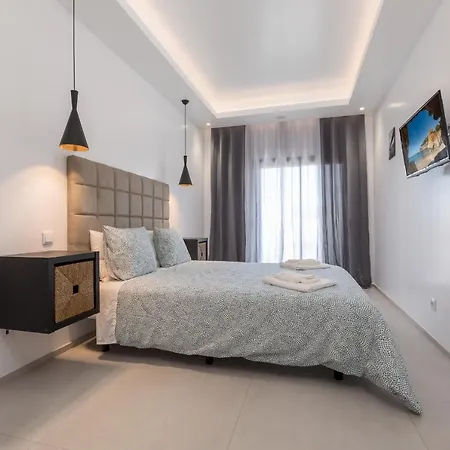 Correeira Luxury Residence T2 E - Albufeira, Pools, Wifi, Bbq, Beach شقة البوفيرا