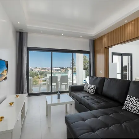 Correeira Luxury Residence T2 E - Albufeira, Pools, Wifi, Bbq, Beach البوفيرا