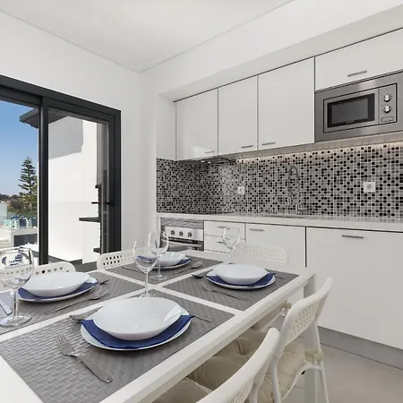 Correeira Luxury Residence T2 E - Albufeira, Pools, Wifi, Bbq, Beach شقة البوفيرا